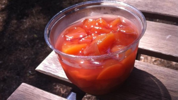 Dessert pêches pochées